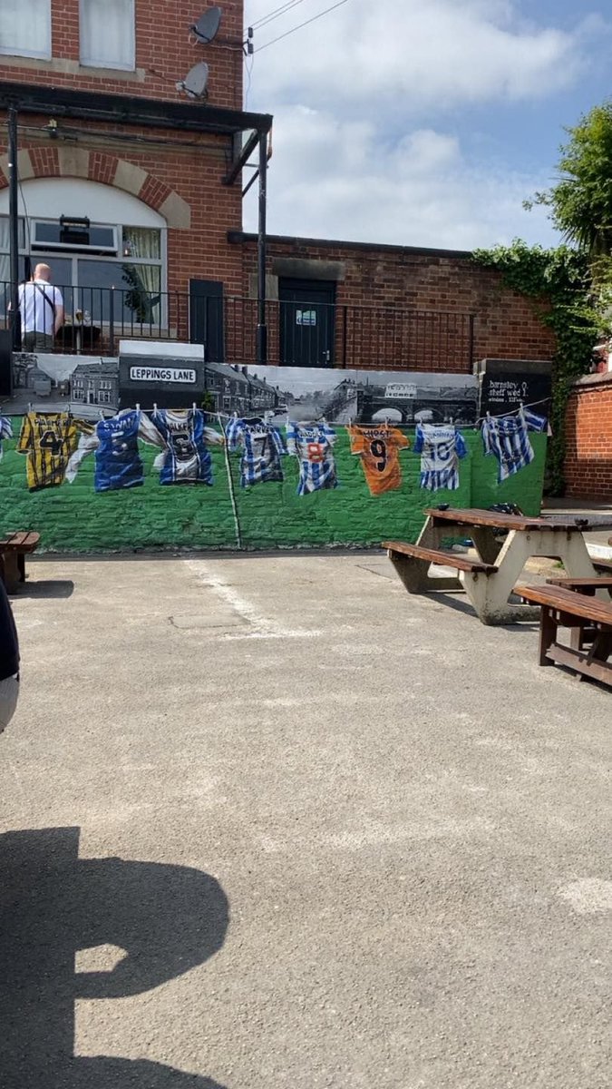 Incredible artwork outside a hotel in Sheffield 👏