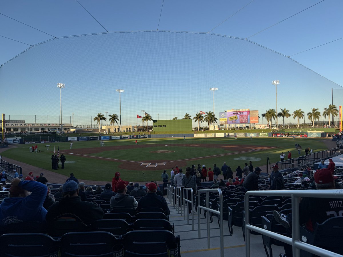 Perry Michael Simon tweet media