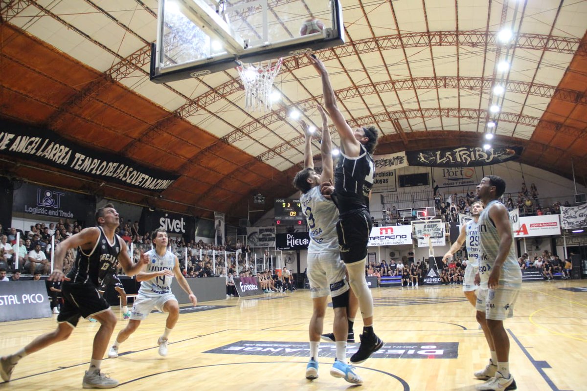 lmdeportiva.com.ar/pico-juega-en-…
<a href="/basquet_pfc/">Pico Football Club</a> va por <a href="/LigaARGbasquet/">La Liga Argentina</a> ante <a href="/PergaminoB/">Pergamino Basquet</a>