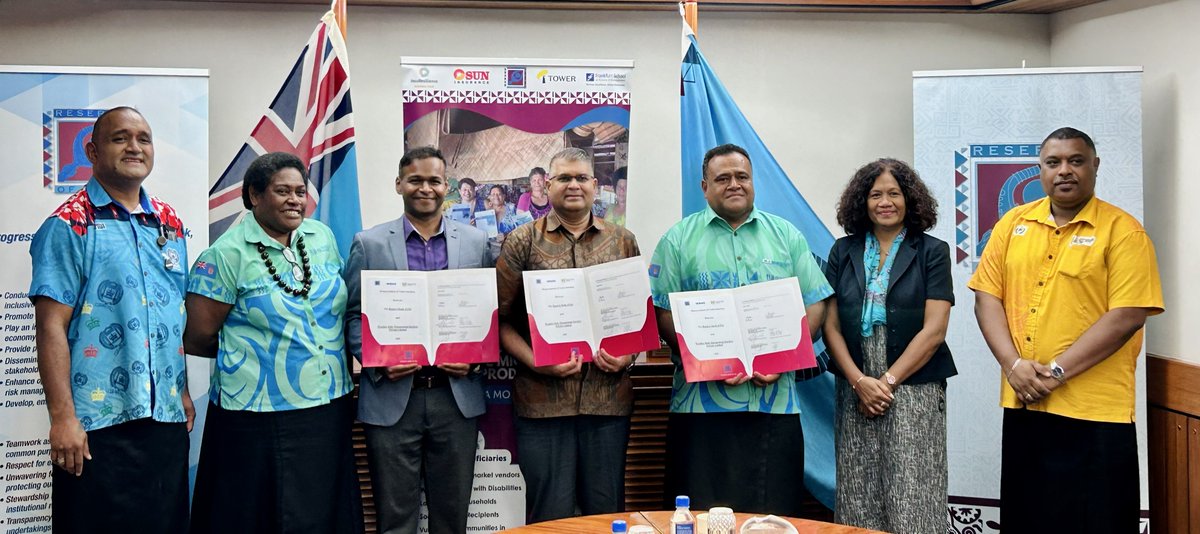 UNDP_Pacific's tweet image. UNDP, @UNCDF &amp;amp; @UNUniversity congratulate the Reserve Bank of Fiji, @FJMETservice &amp;amp; @WRMSLTD on signing an #MoU to boost rainfall &amp;amp; cyclone data sharing. 

This partnership aims to streamline data verification for quick #ParametricInsurance payouts to support Fijians’ resilience.