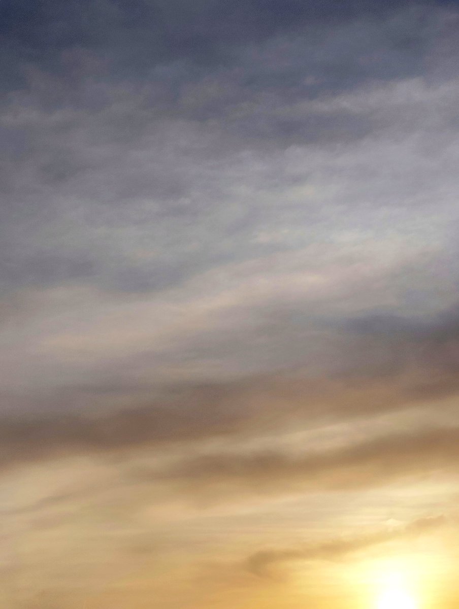 frL1YXOrId57774's tweet image. ＃イマソラ　＃日の出
おはようございます。
三連休明け車も多いです。
安全第一で
いい1日になります様に😊☕
#ウェザーニュース