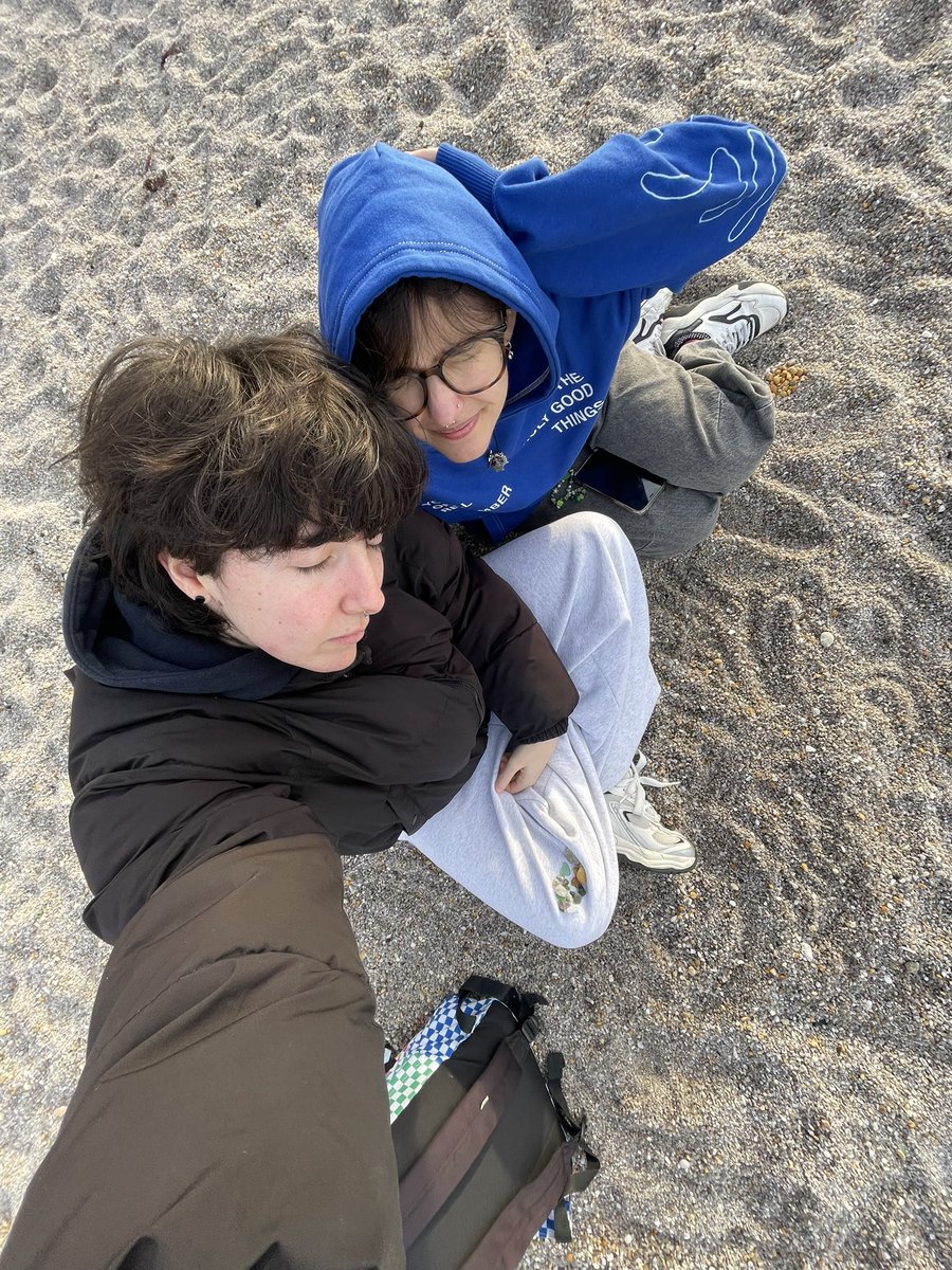 xlitb's tweet photo. i❤️my bf https://t.co/lfuI0r3PB9
