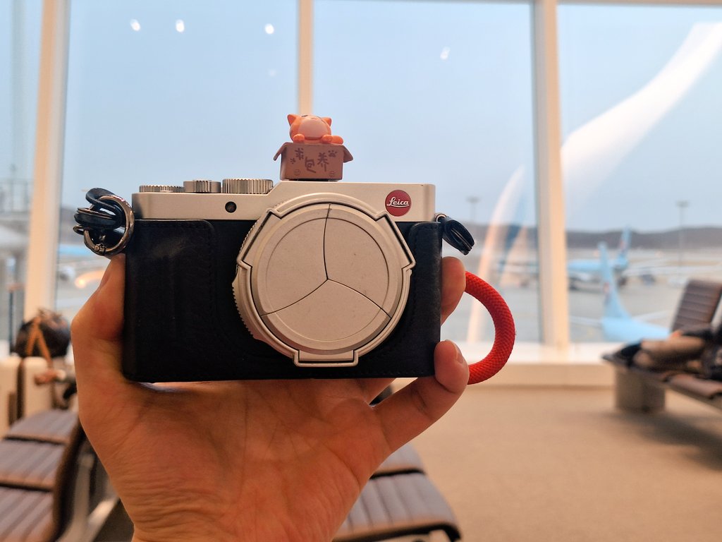이번 여행은 라이카로..
방출하고 싶어도 방출이 어렵게된 카메라 ㅠㅜ