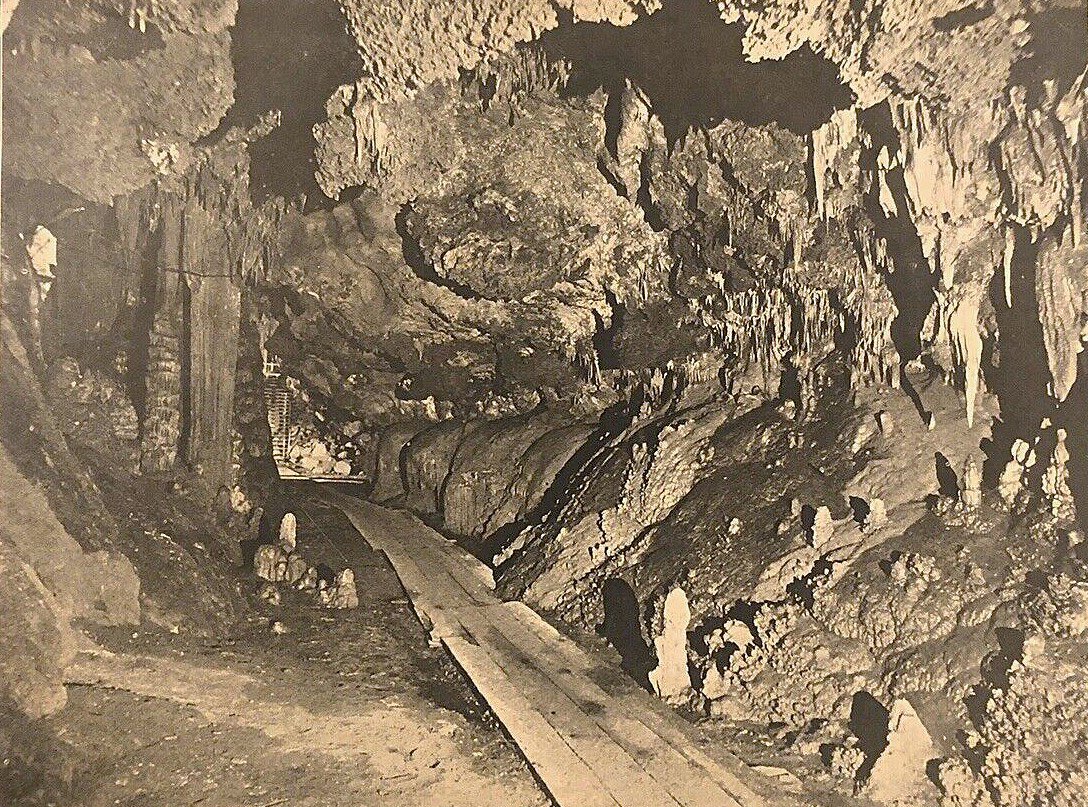 Luray Caverns tweet media