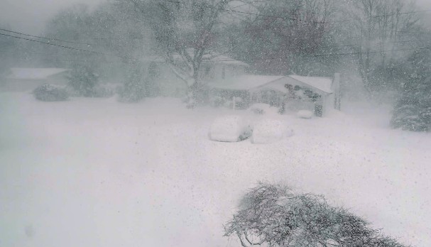 Thanks to our neighbor across the road, Katelyn, for sending us this pic of our house amid the #blizzard.