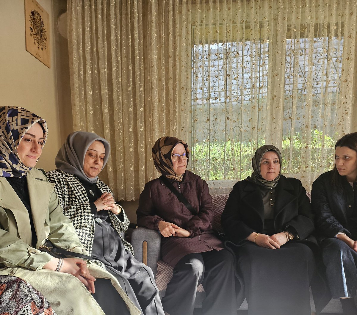 Kadın Kolları Başk.Burçin Taşdemir,İl Yön. Hilal Okumuş ve Yurdagül Öztürk,Meclis Üyemiz İnci Aydemir,Beld. Başk. kıymetli eşi Feyza Ömeroğlu ve Yönetimimiz ile;

Önceki dönem MHP İlçe Başkanı Ali Osman Ayaz’ın babasının vefatı dolayısıyla taziye ziyaretinde bulunduk.