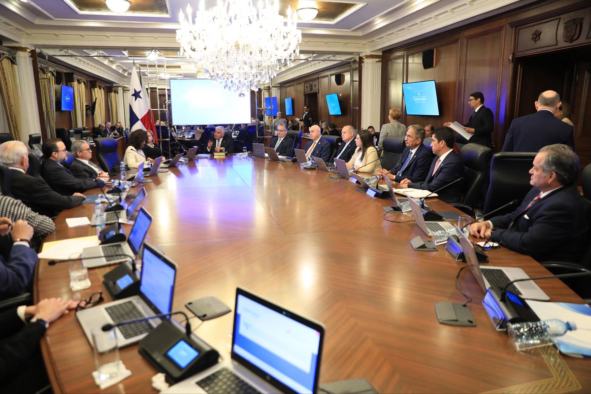 Astrid Salazar tweet media