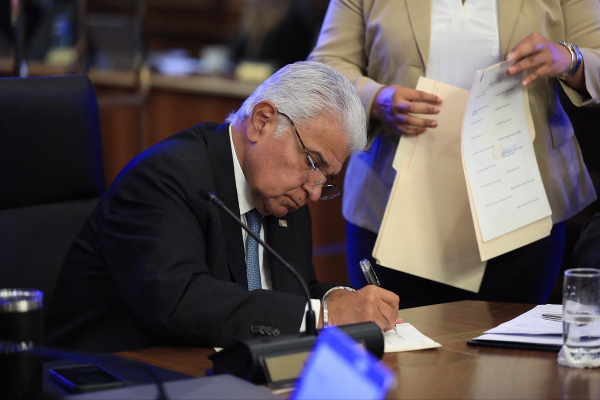 Astrid Salazar tweet media