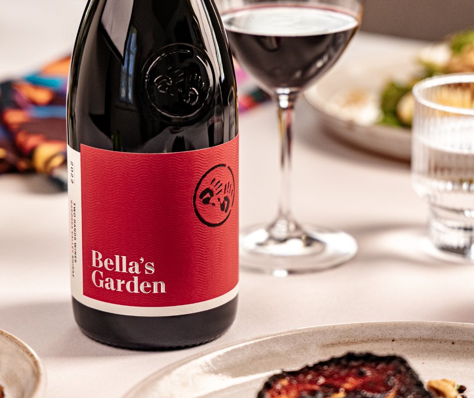 twohandswine's tweet photo. 2023 Bella's Garden | Barossa Valley Shiraz

"An elegant, supple shiraz... It really is a lovely drink."

- 94 points, Dave Brookes Halliday Wine Companion
Read more scores and reviews: ⁠https://t.co/T16ehMvJ8y https://t.co/NheYOXFezv