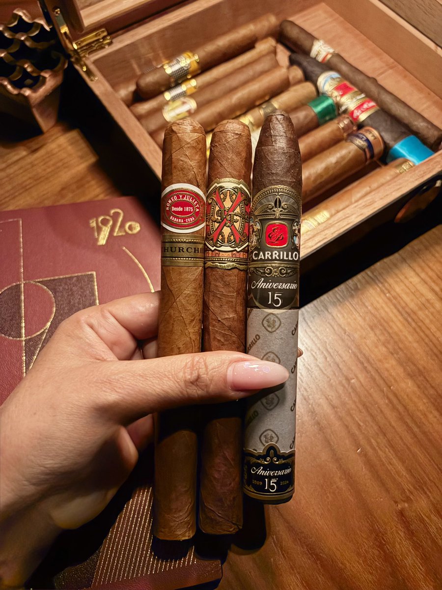 MirandaRansley's tweet photo. Classy Cigars your best friend @MirandaRansley #Cigarlounge https://t.co/ffovbFw06H