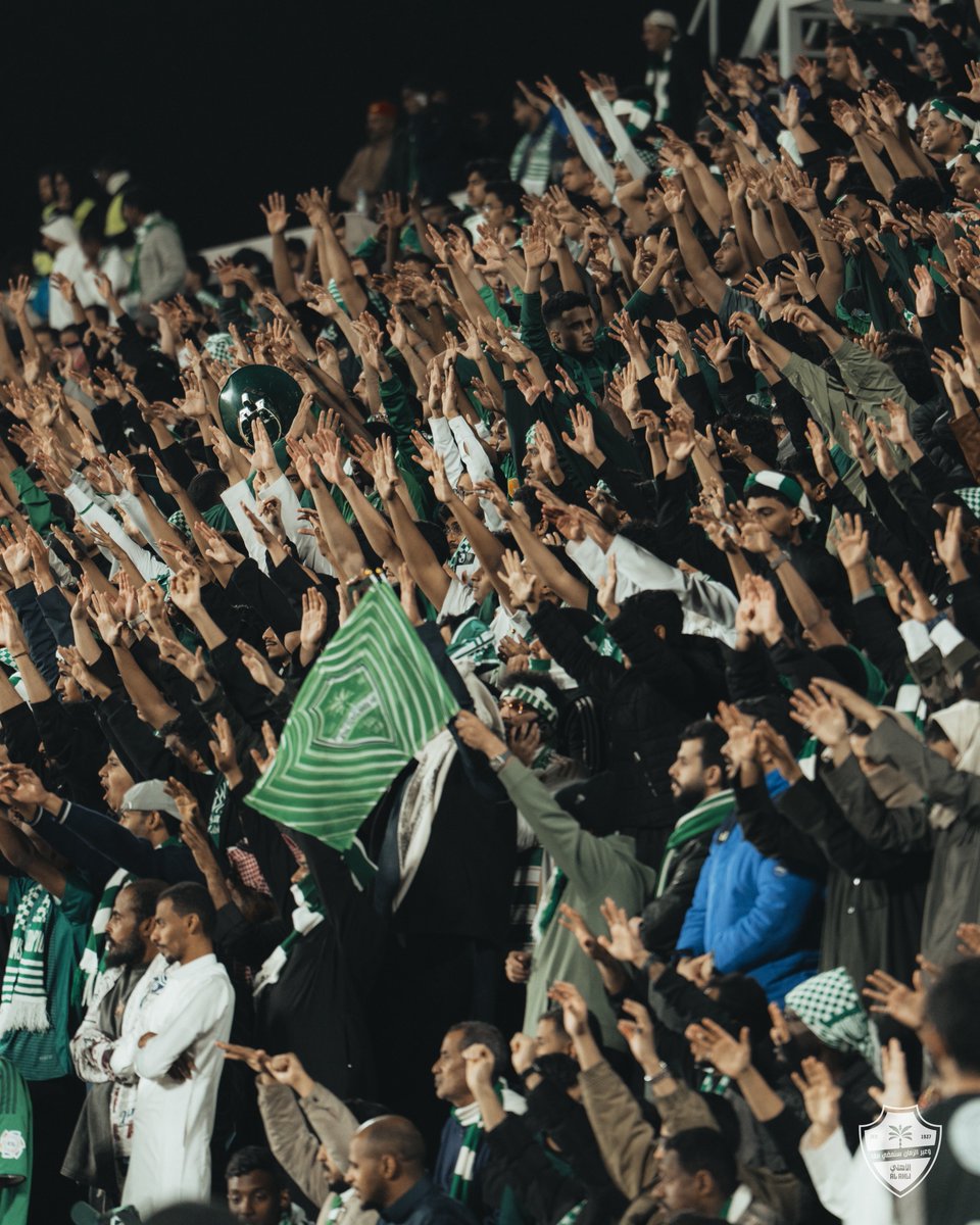 ALAHLI_FC's tweet photo. شكرًا لأهلينا في الجنوب 👏🏻💚

#ضمك_الأهلي | #دوري_روشن_السعودي https://t.co/7sESZXv6qr