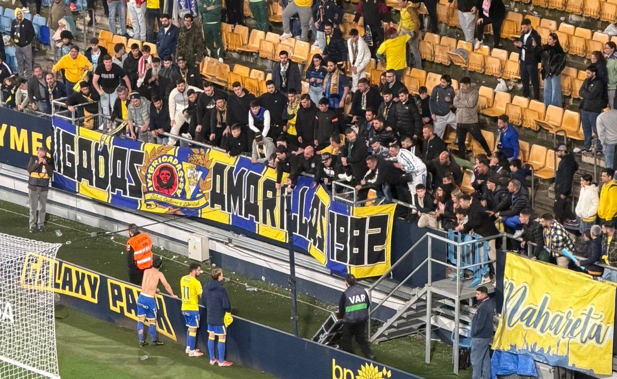 No os perdáis la opinión de varios cadistas a la conclusión del partido. No sabemos si es un resumen de lo que siente el cadismo, pero merece la pena verlo elterritoriodigital.com/actualidad-cad…