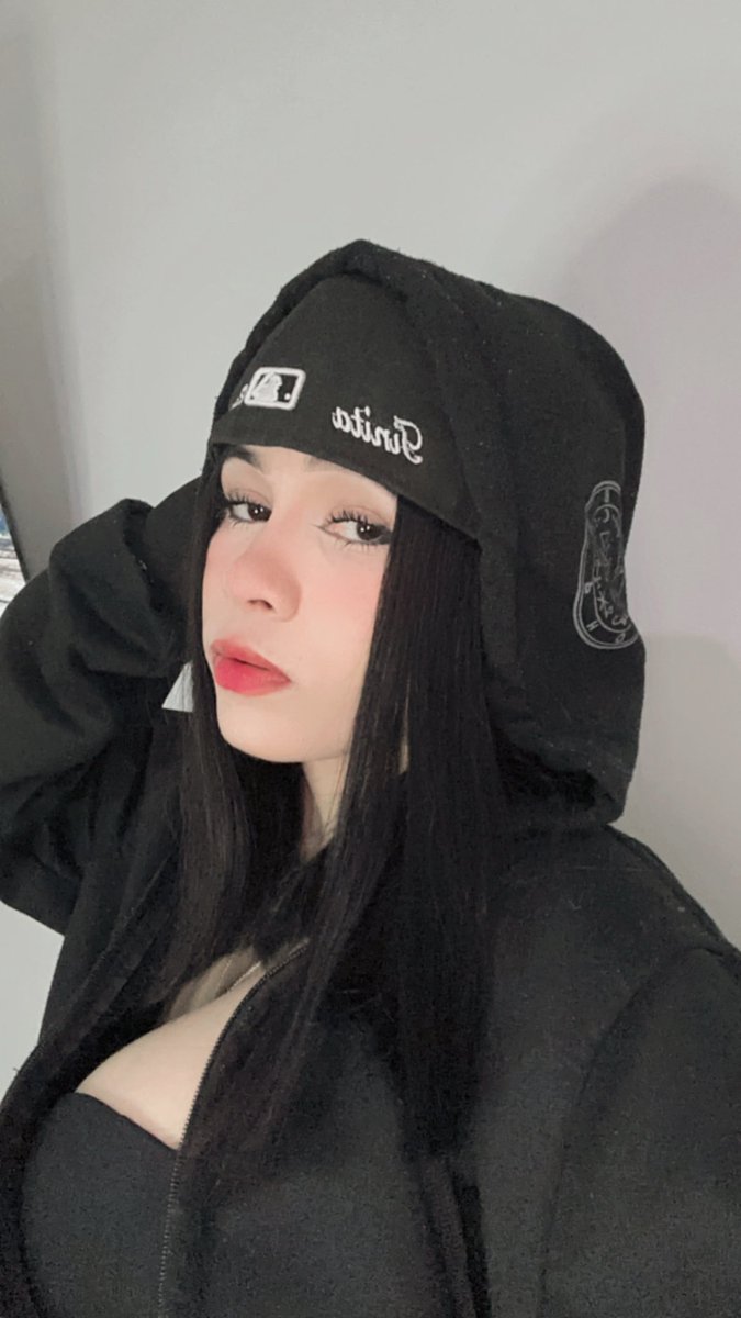 valsoyy's tweet photo. 🤫 https://t.co/m3JgiVgIFS