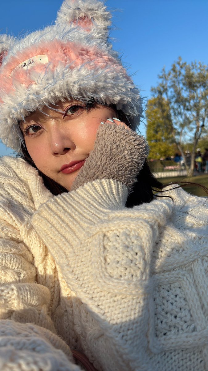 おはよう🪽🪽

くまちゃん帽子、コーデ大変かなと思ったけど意外と何でも合うから嬉しい♡
冬が終わる前に☃❄

もう春になってきちゃった？