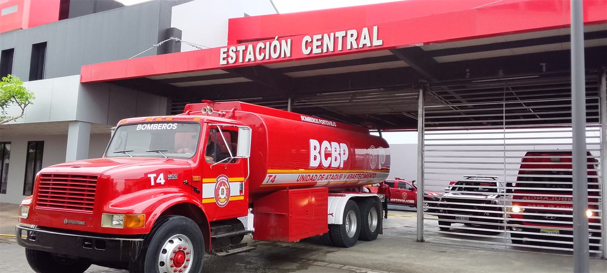 Esto te interesa.
Este martes <a href="/PortoviejoGAD/">Alcaldía Portoviejo</a> recibirá nuestros primeros 6 vehículos compactadores adquiridos con la contribución única (por una sola vez) de los portovejenses.
En la invitación al público se menciona un tanquero el cual prestará servicios en <a href="/CBportoviejo/">Benemérito Cuerpo de Bomberos Portoviejo</a>. Dicho