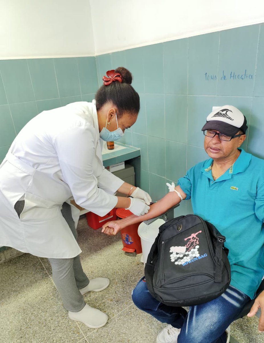¡Ciencia y conciencia en #LaGuaira! 🌊 En el CDI "José María Vargas", la brigada se actualiza con el Vespertino informativo, mientras en el CDI "Cacique Naiguatá", la Lic. Yissette Hervás garantiza análisis precisos para el pueblo. 🇨🇺🇻🇪

#CubaPorLaVida #CubaEstáFirme #CubaCoopera