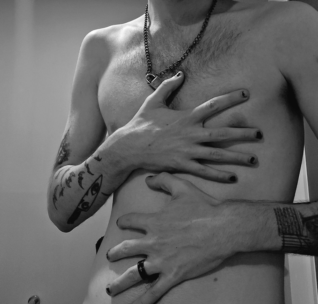 Deadfred8bread tweet media