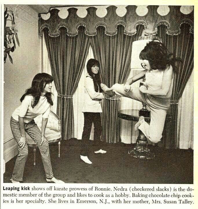 The Ronettes brawling for no reason