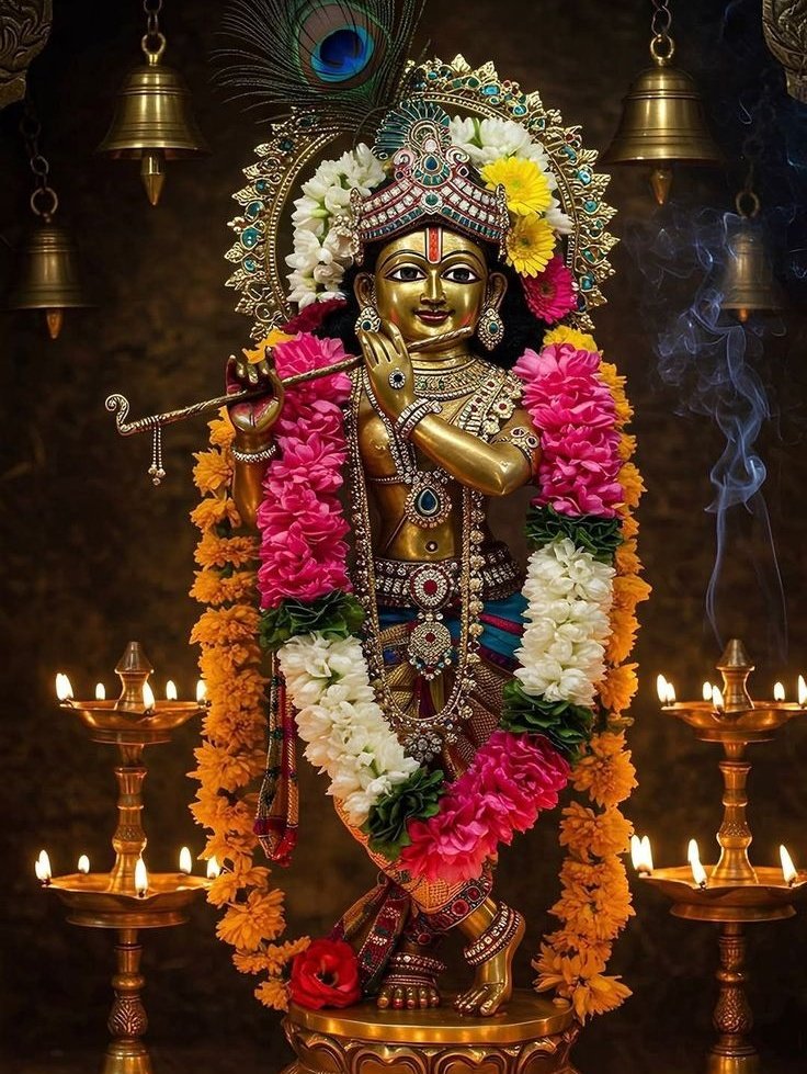 श्री कृष्ण कहते हैं....
रिश्ता कैसा भी हो,अगर दुःख में 
साथ न दे तो सुख में उस रिश्ते का
कोई अर्थ नहीं रह जाता
जय कृष्णा सुप्रभात मित्रों 🙏