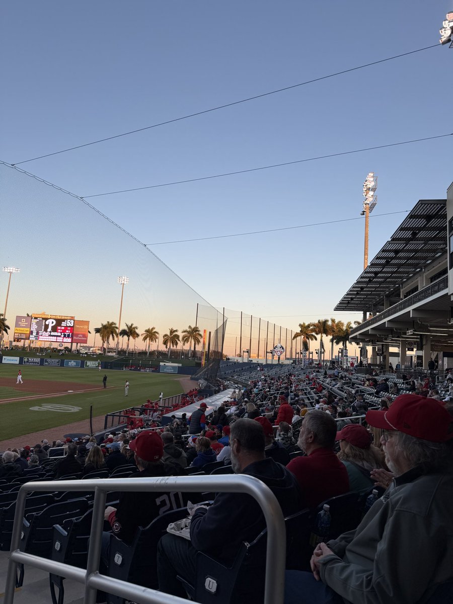 Perry Michael Simon tweet media