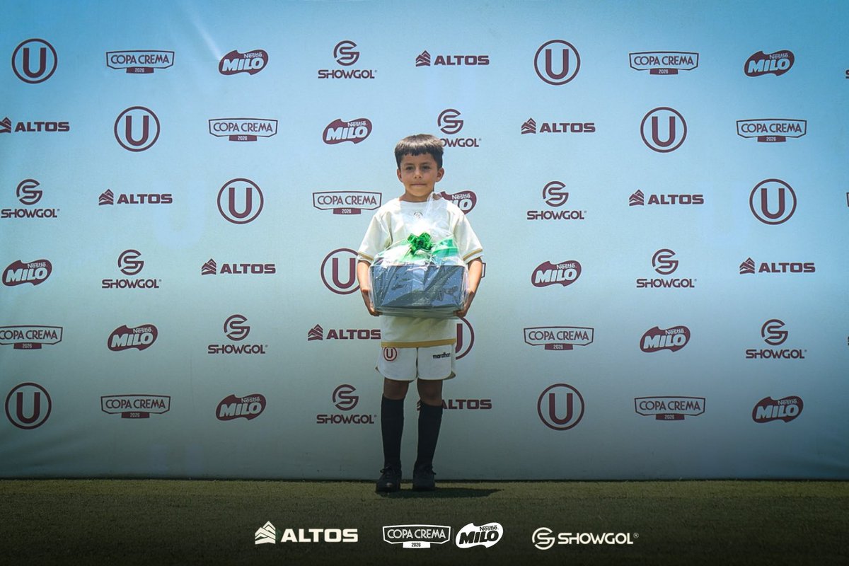 Ⓤ𝗻𝗮 𝗽𝗮𝘀𝗶𝗼́𝗻 𝗾𝘂𝗲 𝘀𝗲 𝗽𝗿𝗲𝗺𝗶𝗮🏆

En unión con Milo reconocimos a quienes destacaron en el torneo de menores más antiguo del Perú. 

#EscuelasCremas #CopaCrema