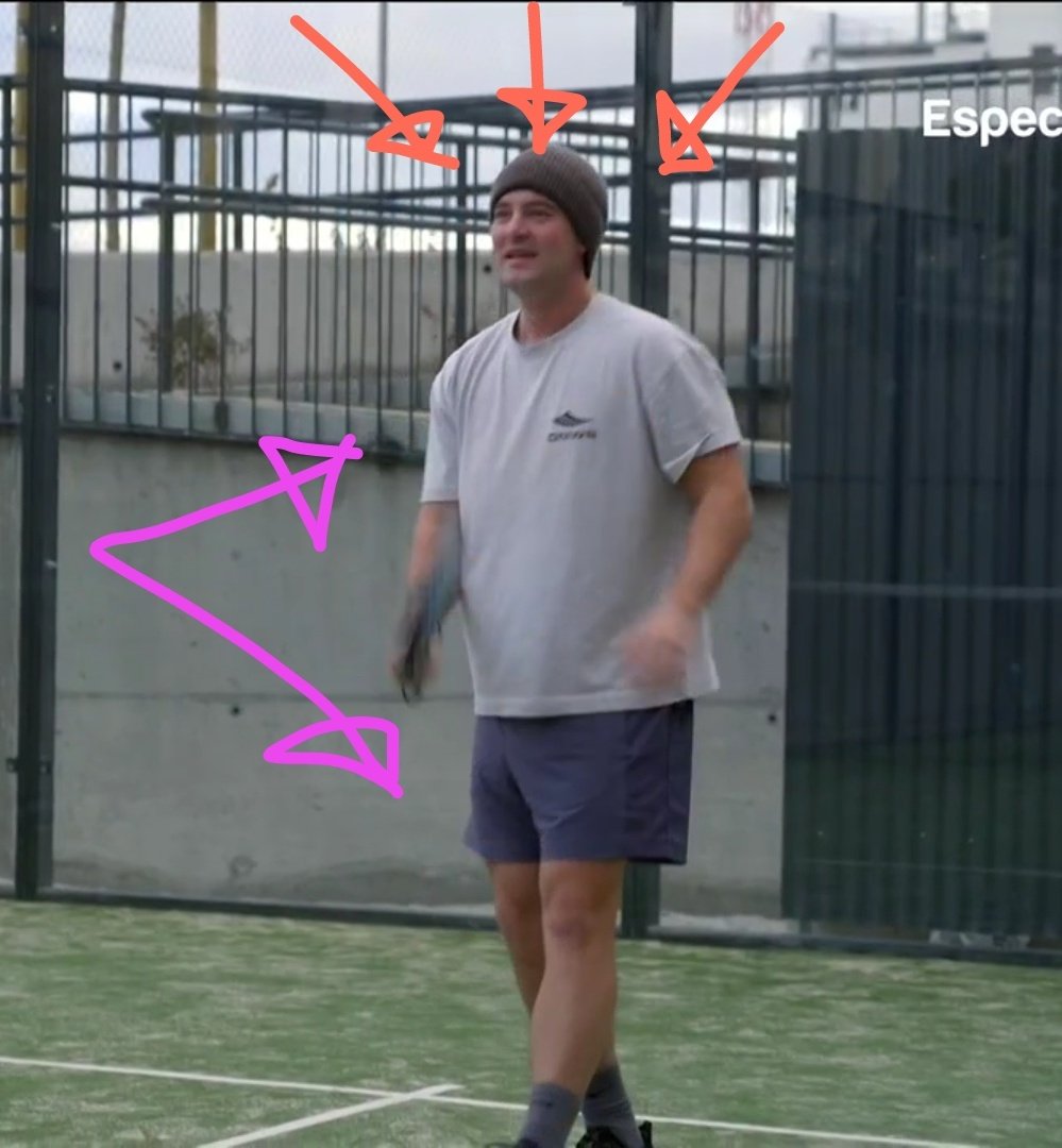 Los expertos preocupados x juntar a Mark y Ainhoa y yo en un sin vivir xq este señor está jugando al pádel con gorro de lana  y se le va a cocer la neurona q le queda 
#Casados6