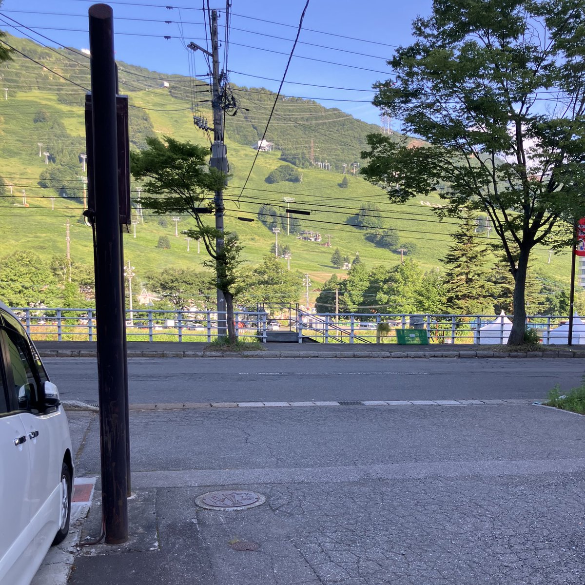 turtle_ma's tweet photo. フジロック休憩プラン去年使ってみたけどよかったですよ
宿(体育館)から徒歩5分でピラミッドガーデン行けるとこだった
ただ11時に鍵閉められちゃうので朝まで遊んで昼過ぎまで寝てるぜっていう使い方ができないので要注意
いびき、物音等はあるので耳栓アイマスクあと薄手の寝袋があるといいと思う https://t.co/udVpTrJB1z