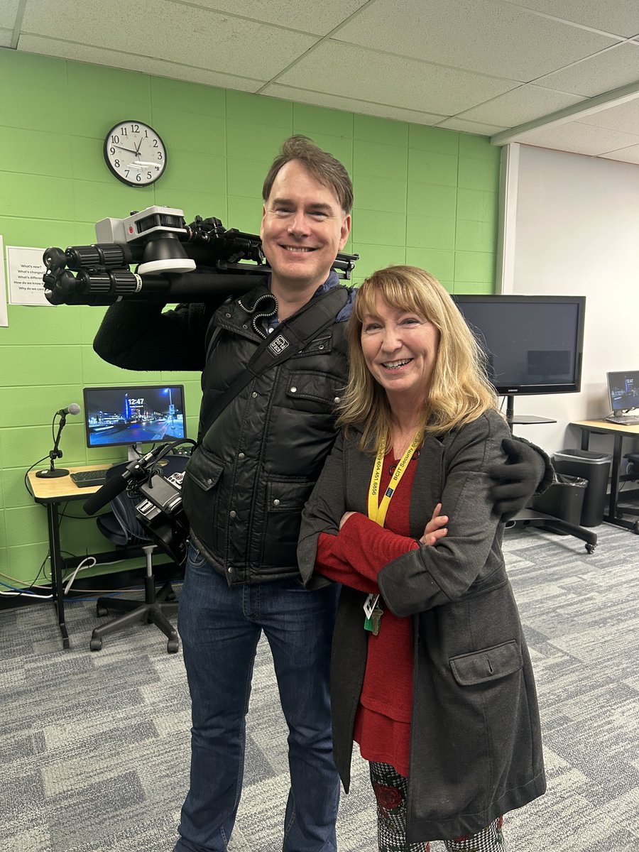 Julia Foy tweet media