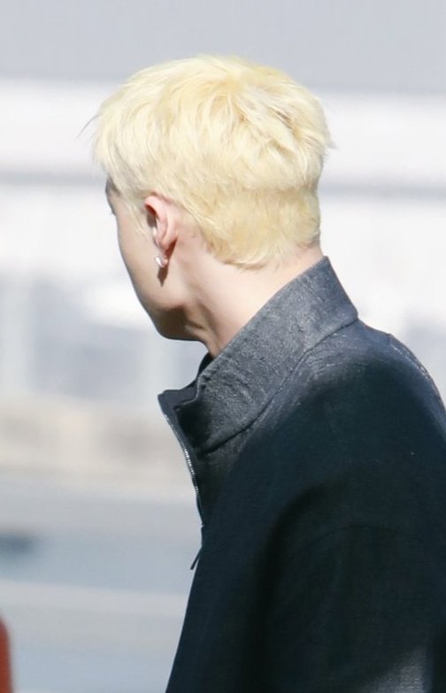 触れられないけど。チャニの髪がどれだけ繊細で柔らかくて細いのか。赤ちゃんの産毛のようだと思っている🥺🥺🥺