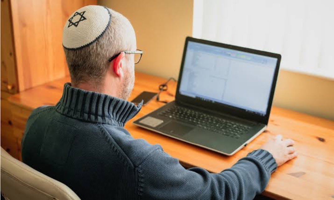 • Çocuklara din dayatılamaz.
• Ramazan programı Laikliğe aykırı.
• Gerici zihniyete geçit vermeyeceğiz.
• Türkiye laik bir ülkedir ve öyle kalacak.