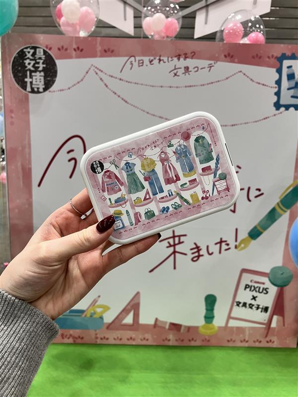 ichikaraLab's tweet photo. ＼＼　 \ 　　　/ 　／／

文具女子博限定😎✨

／／　 /　　　 \　 ＼＼

文具女子博in大阪2026の会場で『iNSPiC PV-223本体』と『iNSPiC専用消耗品いずれか』を同時購入いただいた方限‼️

文具女子博デザインのiNSPiC着せ替えプレートをプレゼント🎁🌸

ぜひこの機会にご検討ください🙌🏻🤍 https://t.co/8Pqb9LJfOH