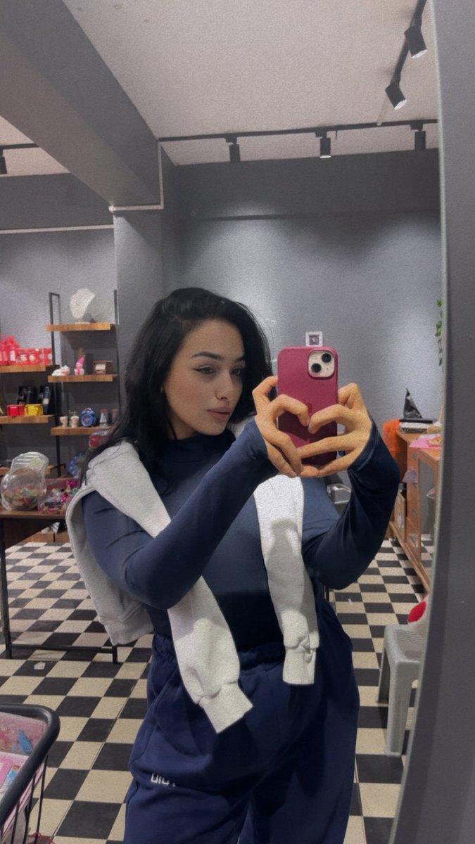zeyycals's tweet photo. 🖤 https://t.co/mh6DXzTTkj