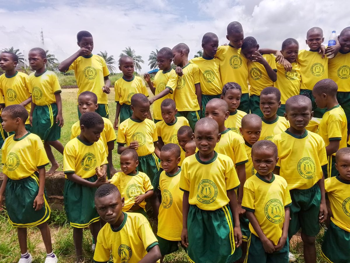 NgoziBrownNGO's tweet photo. Last year summer we embarked on this project with Amafor Isingwu Community Primary School Umuahia to provide uniforms, PE uniforms, books, shoes and other school supplies to these kids as well as pay for their board exam fees.
#ngozibrownfoundation #nigeria #makingimpact https://t.co/7Zg0wSiYWn