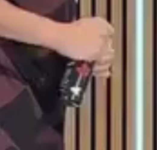 Thats a fucking maple leaf