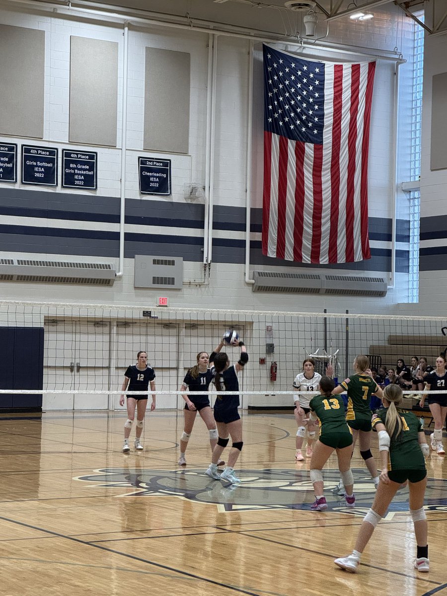 BulldogsOp's tweet photo. Up 9-2 to start the first set https://t.co/gVsoaqUhvX