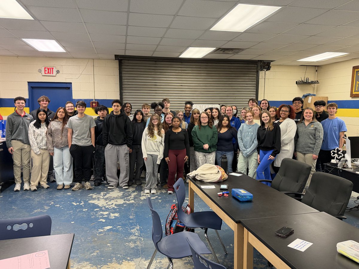 HuntFFA's tweet photo. We started off this year’s National FFA Week by having 2 State FFA Officers come present to some of our members/classes. They were encouraged to make the most of the opportunities the FFA has to offer. https://t.co/VzBCXCQ3ZZ