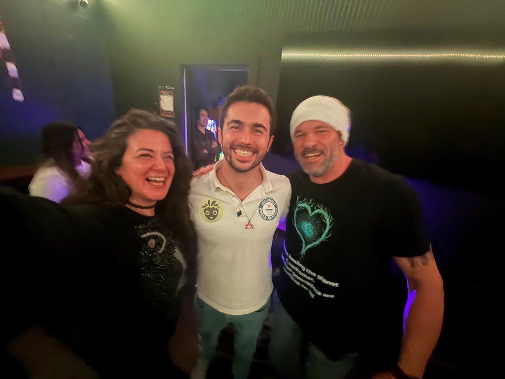 Jimi.tgn tweet media