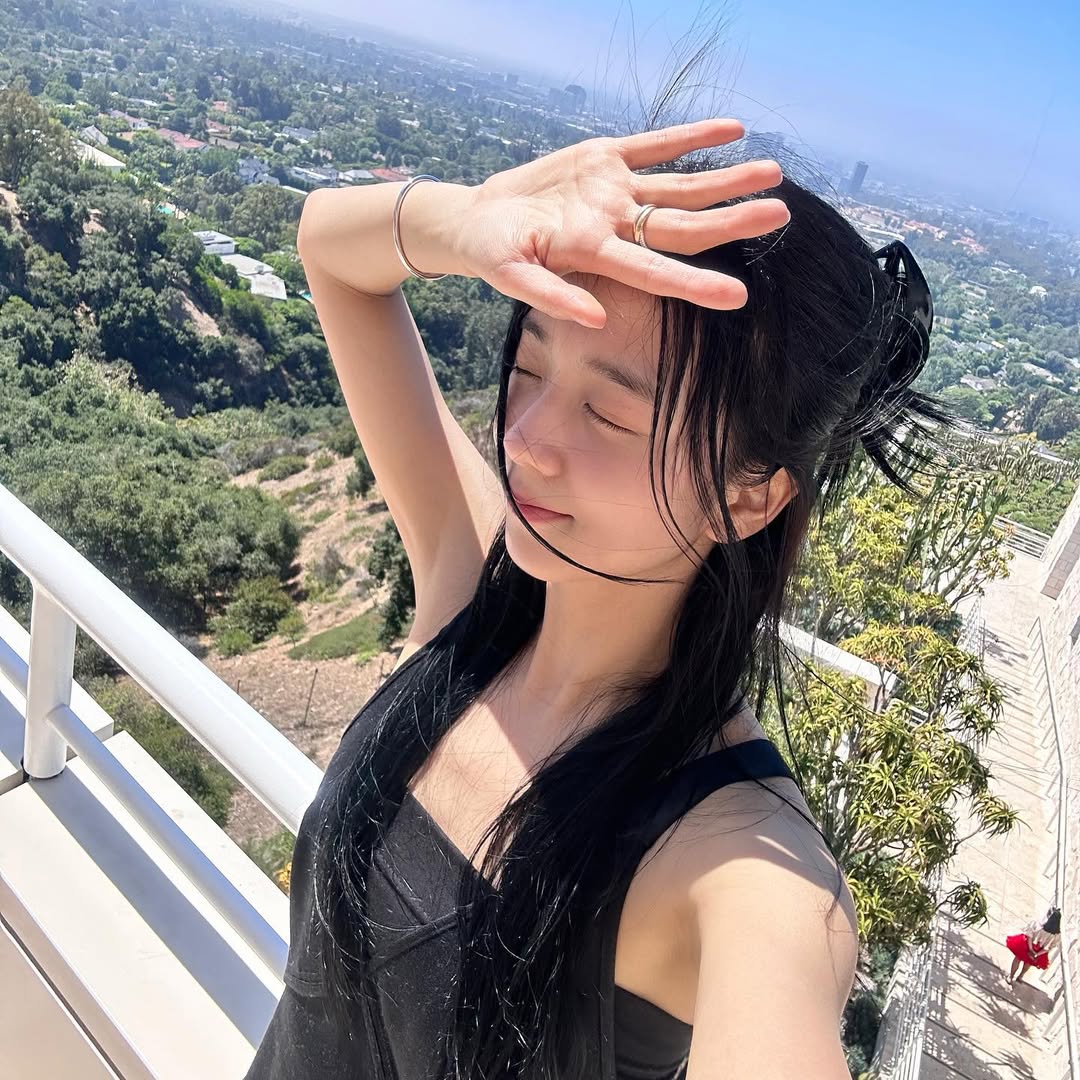 𝑇a𝚔um𝕚'𝑠 🌹𓈒࿓ 𝖋lower tweet media