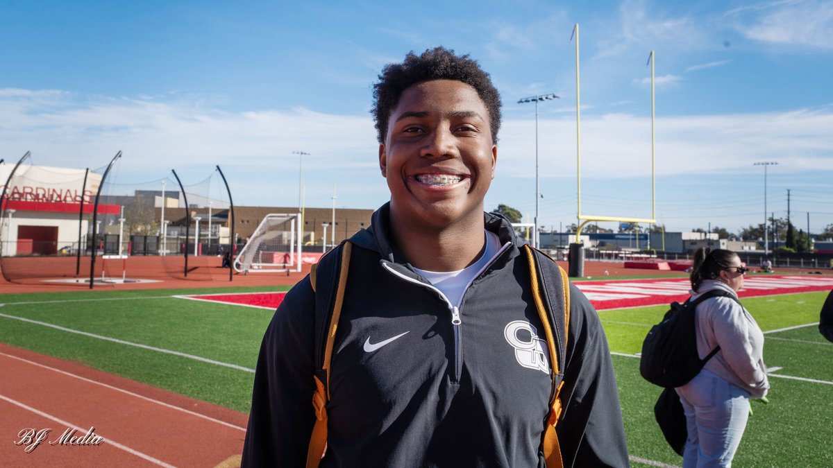 sixstarfootball's tweet photo. 🚨 EVENT COVERAGE 🚨

The future is bright 💫

Several rising 2028 & 2029 QBs impressed at the Elite 11 Regional in Los Angeles, competing up and making real statements 🎯🔥

Six Star Football takes a closer look at the young prospects turning heads 👀🏈

STORY ▶️ https://t.co/dSBqGvp3zP

@PrestonBeck28 @TBreaux22 @JaxsonCarper @chasecurrenqb @dylandepifanio_ @ayden1edwards @JamarHoward2028 @Tylanisaia @LincolnJahn @theolee931 @koa1malauulu​ @b8nkboye @LukeRubley @brodiezack_ @StarThomasIII @TreyvoneTownsJr @GaigeLWeddle