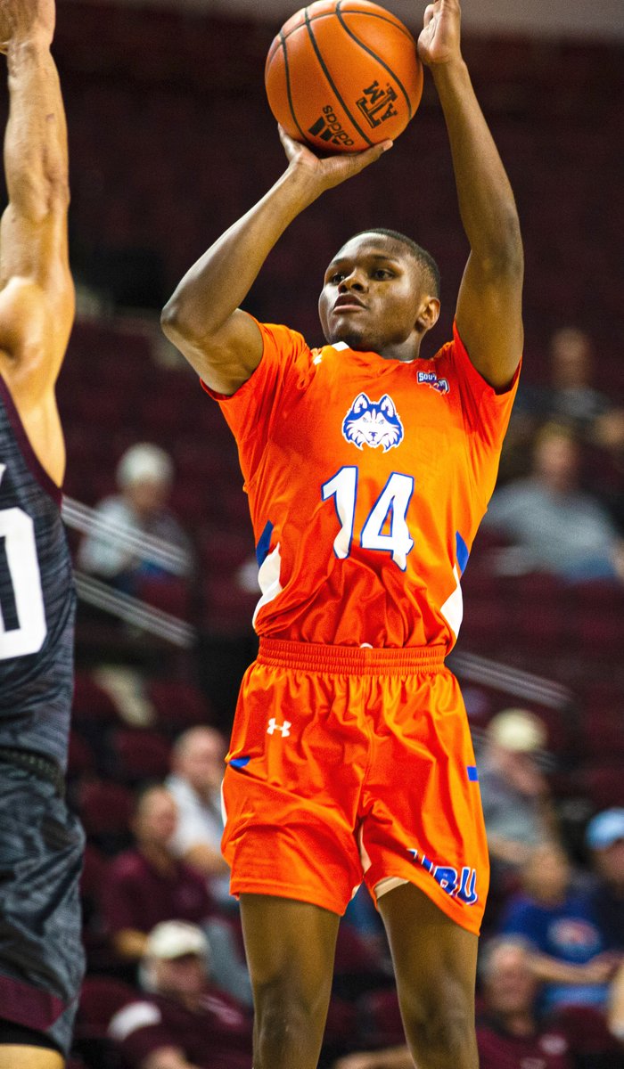 HCU BASKETBALL tweet media