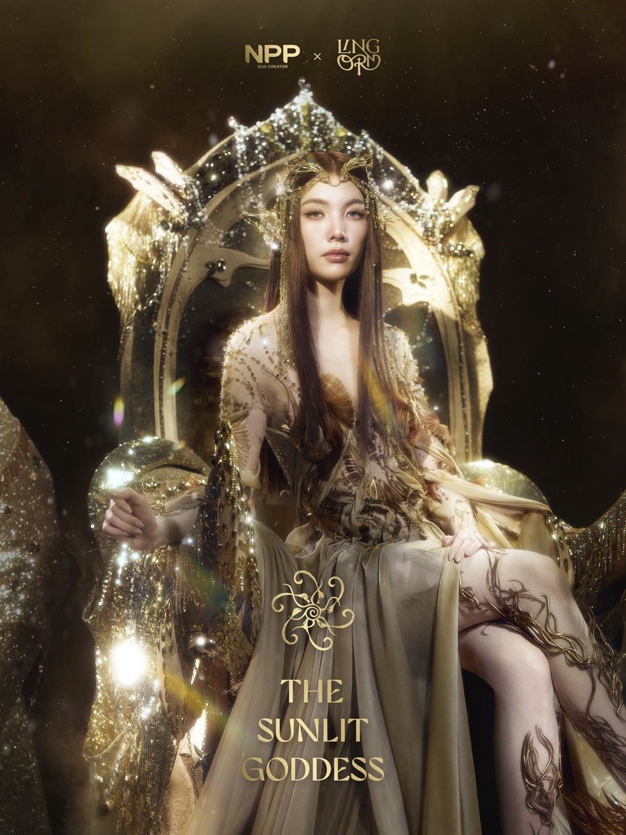 #NPPxLINGORM 
【CONCEPT PHOTO 1】 1/9
ORM —  THE SUNLIT GODDESS ☀️✨

𝑆ℎ𝑒 𝑏𝑒𝑐𝑜𝑚𝑒𝑠 𝑡ℎ𝑒 𝑙𝑖𝑔ℎ𝑡 𝑏𝑒𝑦𝑜𝑛𝑑 𝑡ℎ𝑒 𝑑𝑎𝑤𝑛.
𝐵𝑟𝑖𝑔ℎ𝑡. 𝑅𝑖𝑠𝑖𝑛𝑔. 𝐸𝑛𝑑𝑙𝑒𝑠𝑠.
𝑀𝑜𝑣𝑖𝑛𝑔 𝑡𝑜𝑤𝑎𝑟𝑑 𝑤ℎ𝑎𝑡 𝑖𝑠 𝑚𝑒𝑎𝑛𝑡 𝑡𝑜 𝑏𝑒 𝑓𝑜𝑢𝑛𝑑.

#NPP_LOVEORBIT  💜💫