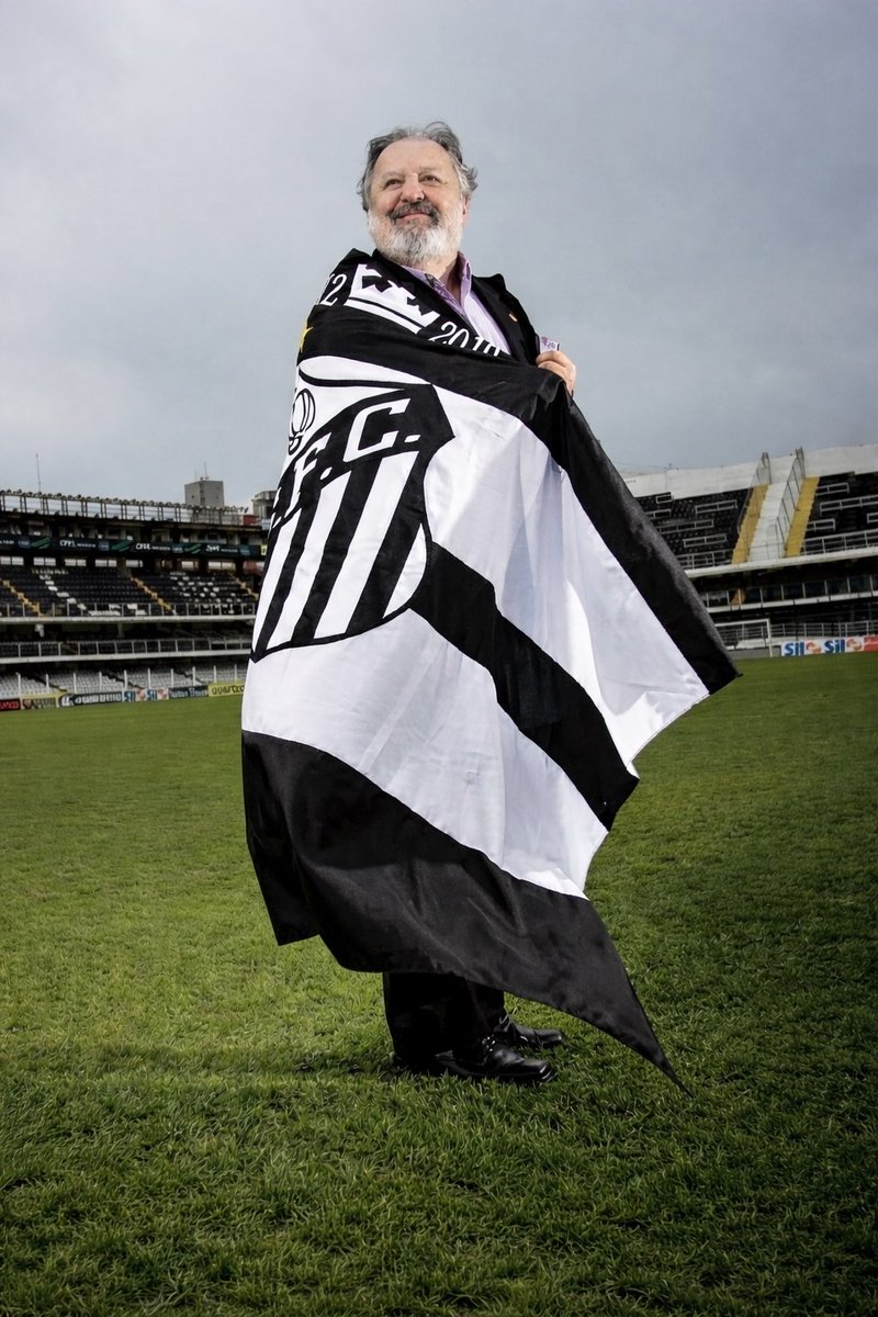 Que saudade você faz, Laor.

Que orgulho eu tinha em torcer para esse clube em sua gestão. 

Um presidente que realmente amava esse clube. Fez o seu melhor para que o Santos crescesse institucionalmente.

Lenda.