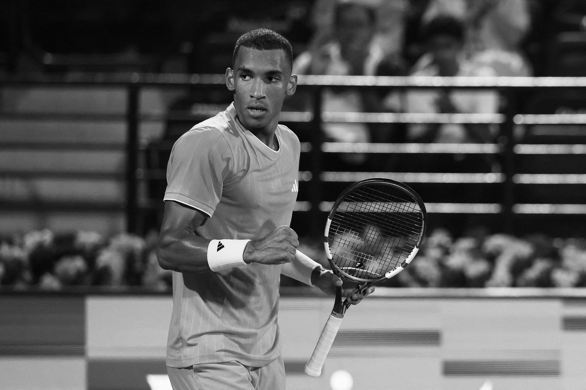 #DDFTennis | <a href="/felixtennis/">Félix AugerAliassime</a> is through to the second round in Dubai after a solid 6-3, 7-6(4) victory over Zhang Zhizhen.

The Canadian top seed, who was runner-up last year, takes on young Frenchman Giovanni Mpetshi Perricard next.

📸 | Raghed Waked [Reuters]