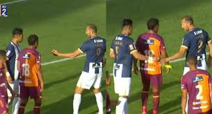 como le sigue doliendo el  culo a Zambrano, desde el día que le quitaran la cinta de capitán en pleno partido.
buen gesto de respeto del Pirata hacia el club, ese cáncer no tenia el derecho a tenerla.