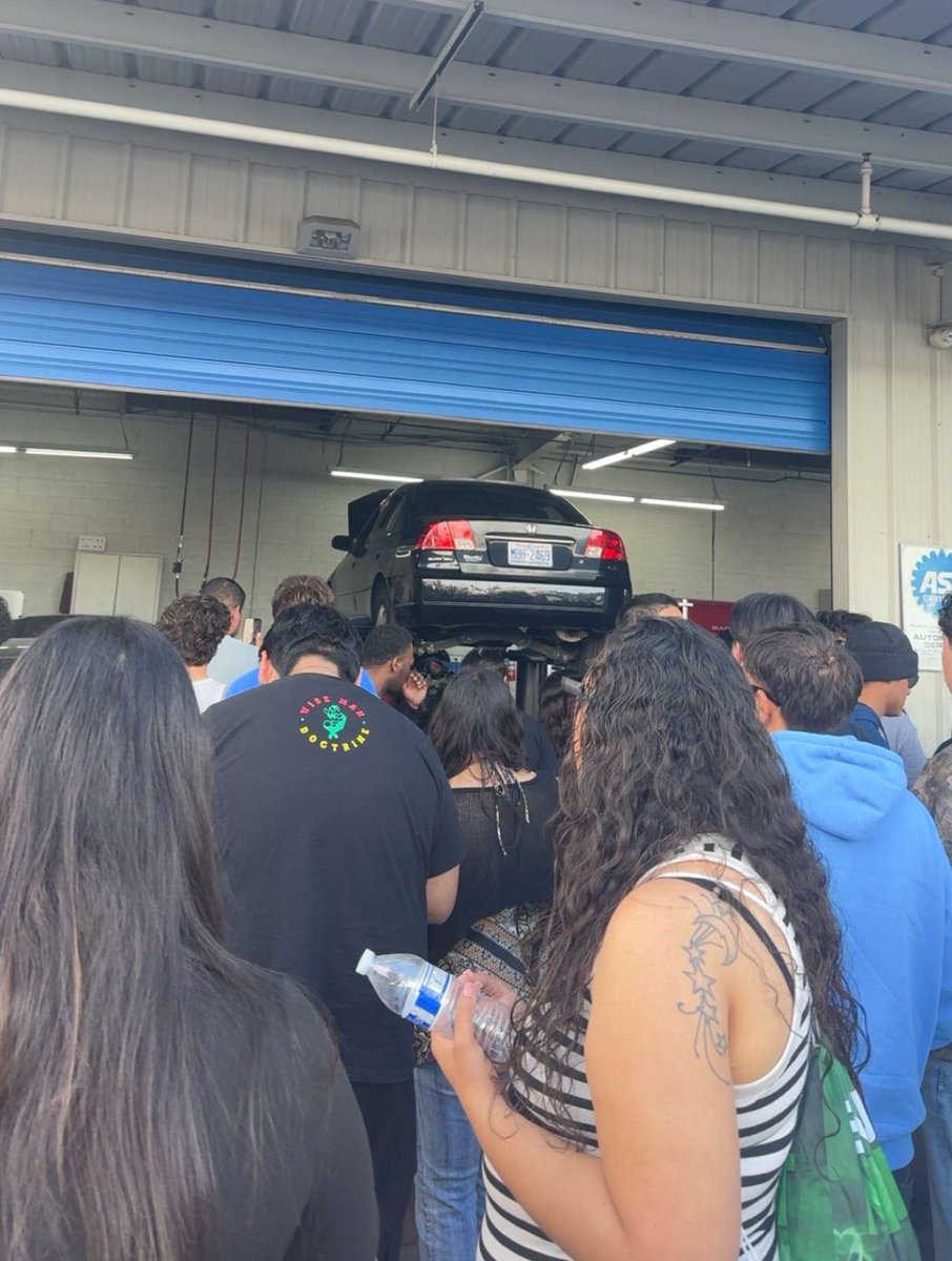 J. Cole so famous even his shtty car is selling out shows at the body shop 😭