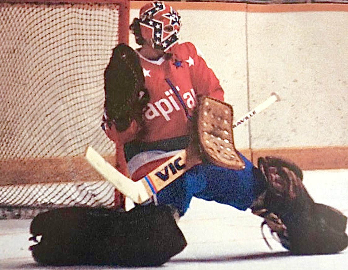pre2000hockey's tweet image. Goalie day 
#vintagehockey #goalies #capitals