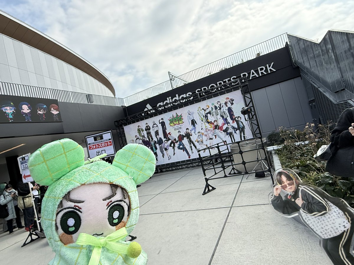 sssatonn's tweet photo. リポストといいねしまくった☺️
げろそにめっちゃ楽しかった٩( ᐛ )و
うしーろのせきで埋もれたけど、モニターあったから助かった☺️久しぶりに隙間産業🙃 https://t.co/xsedNl8OXg