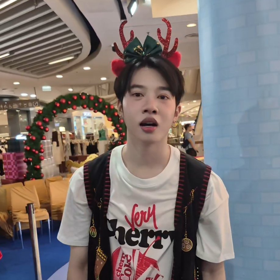 KhunWaaan's tweet image. สงสัยอะไรน๊าาาา?? @wan_ksda

#WANKSDA #HOWLS_TH #MC999