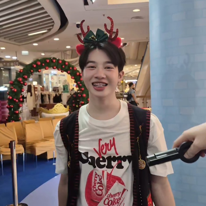 KhunWaaan's tweet image. สงสัยอะไรน๊าาาา?? @wan_ksda

#WANKSDA #HOWLS_TH #MC999