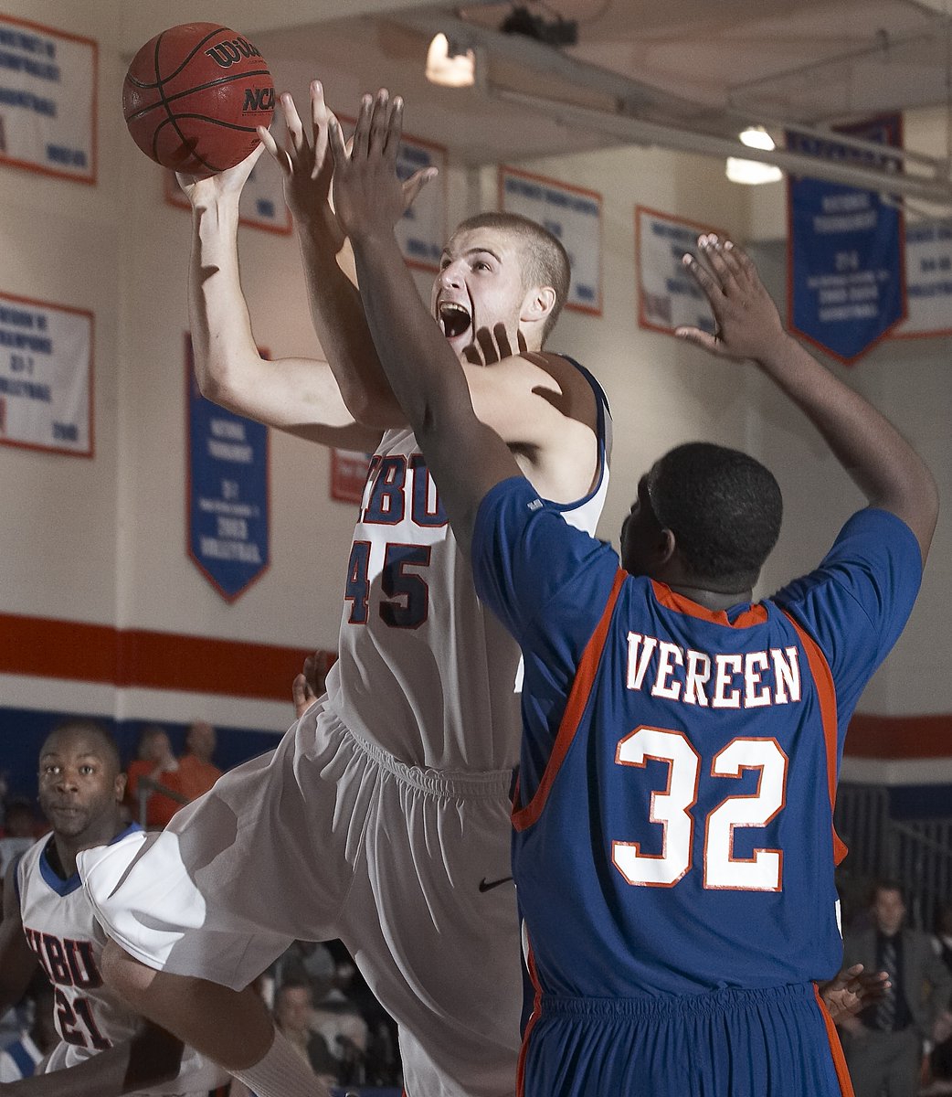 HCU BASKETBALL tweet media